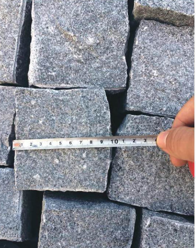 Blue Black — 40–60mm Hand-cut granite setts